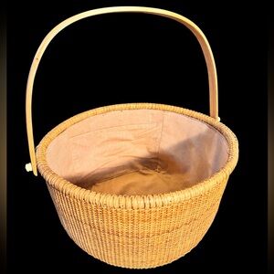 Large Nantucket Lightship Basket 15 1/2” Linen Lined Pockets Round Swing Handle